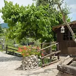 De Luccheri Villa