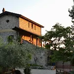 De Luccheri Villa