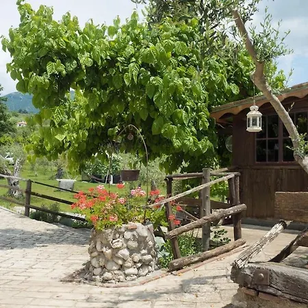 De Luccheri Villa