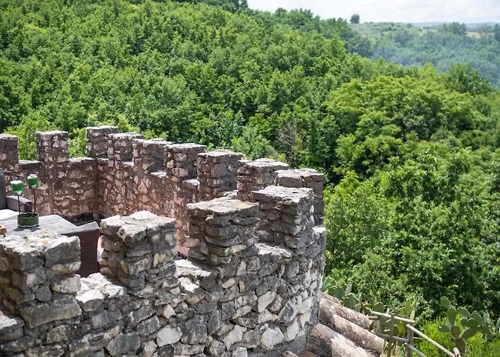 De Luccheri Villa *
